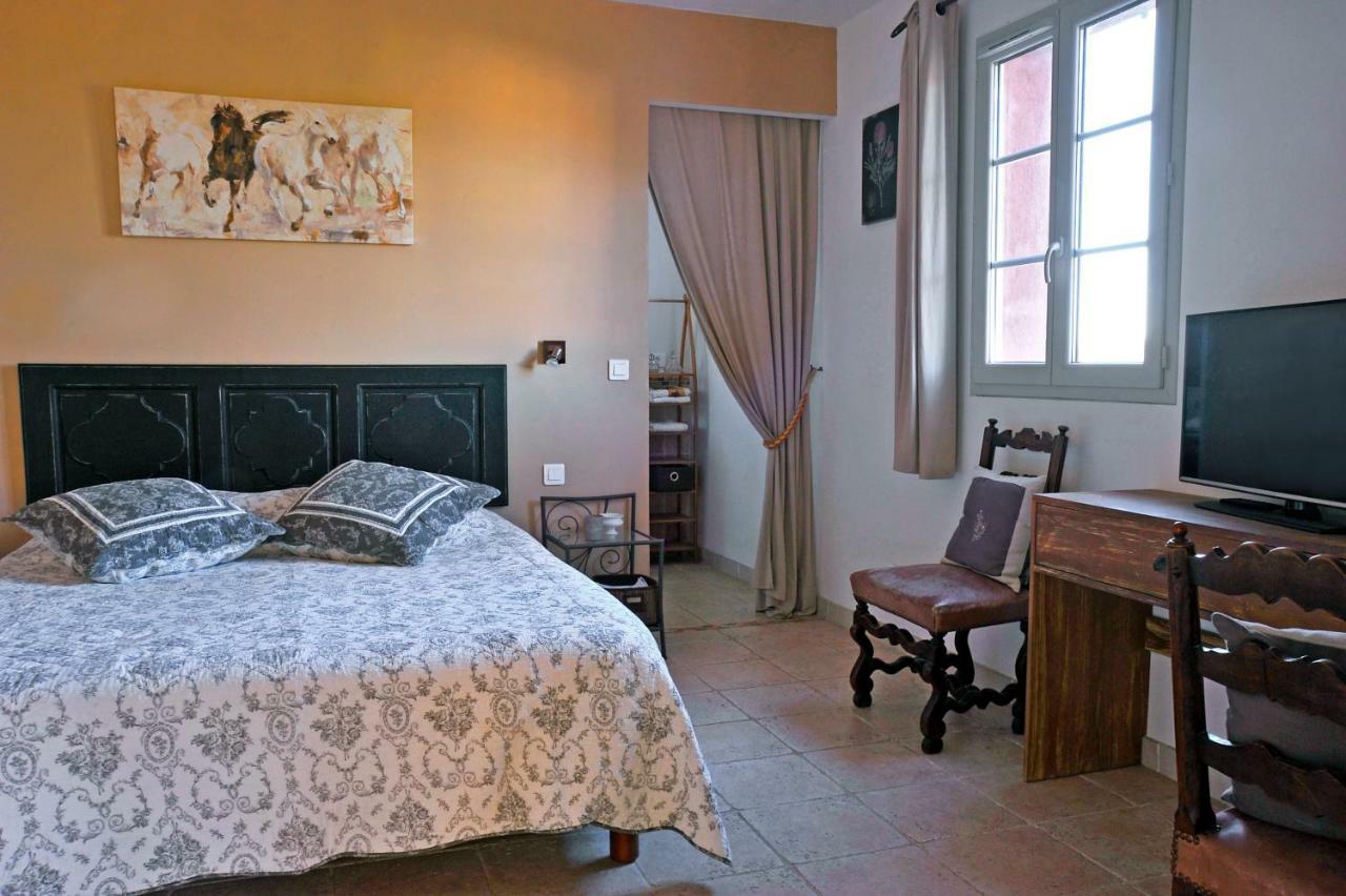 Bed And Breakfast La Maison De Nathalie Les Mayons Eksteriør billede